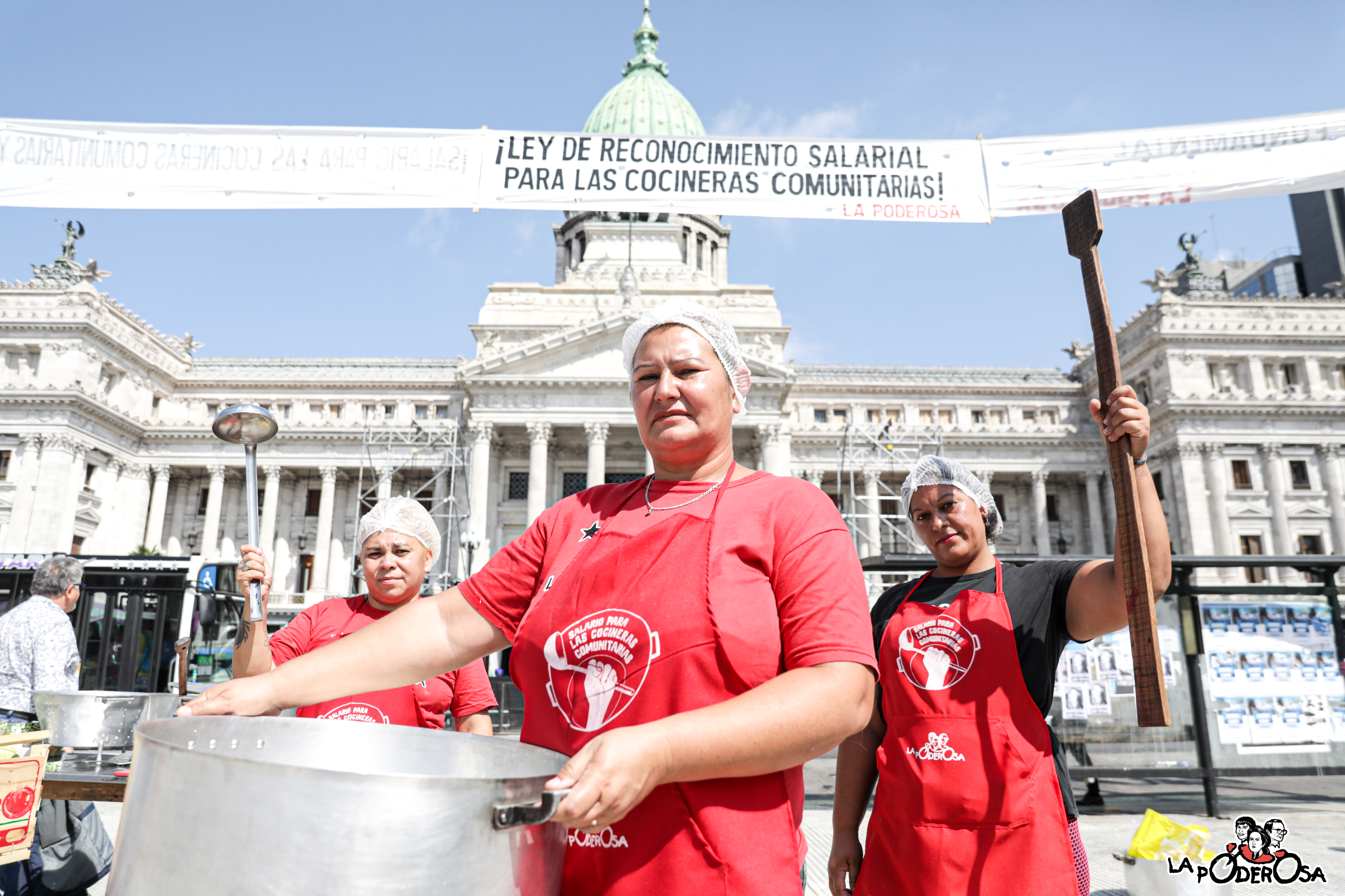 La lucha de las cocineras comunitarias por sus derechos laborales