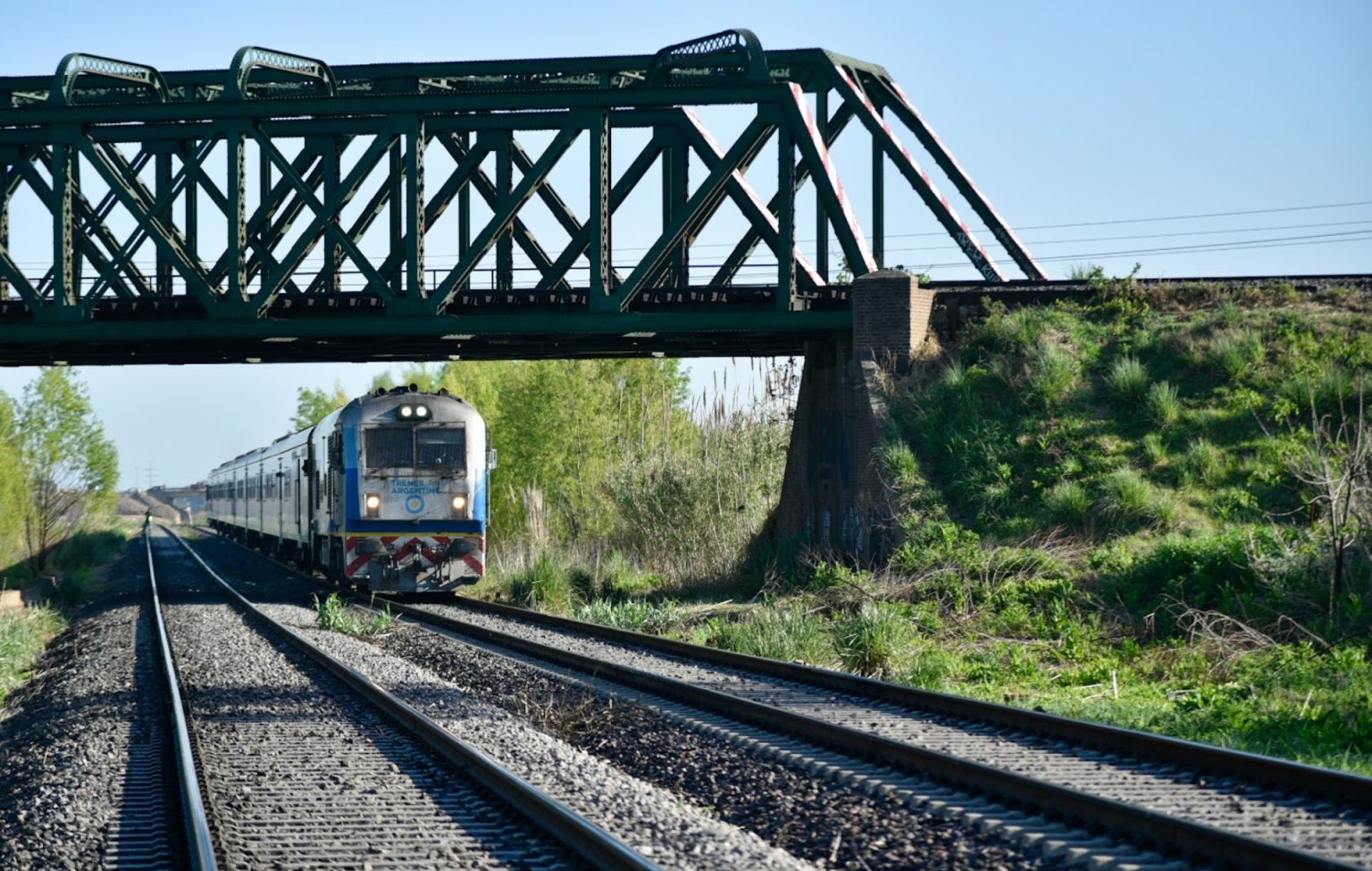 Si tirás del cordel, se privatiza el tren